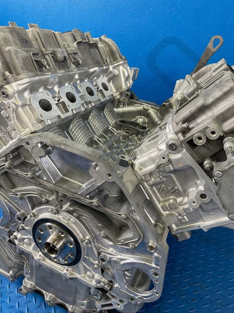 Moteur S63 B44 B vue 14