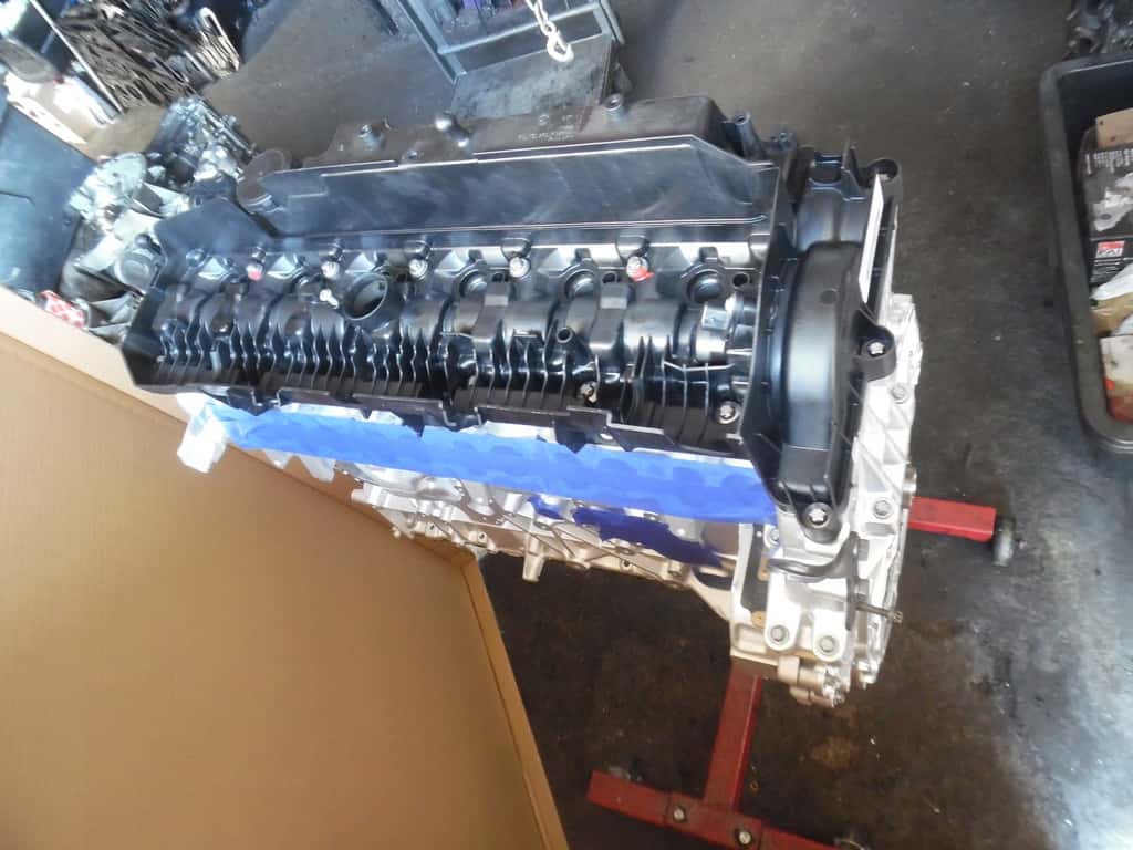 Moteur B57 D30 C vue 4