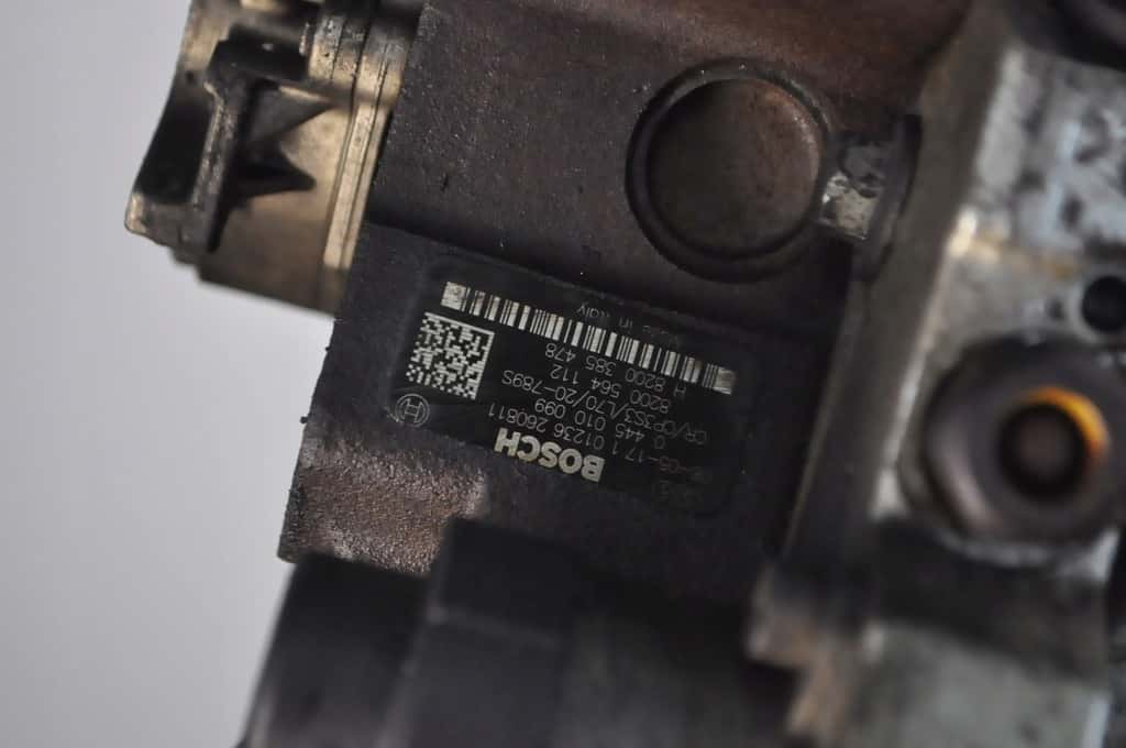 Moteur M9R 805 vue 2