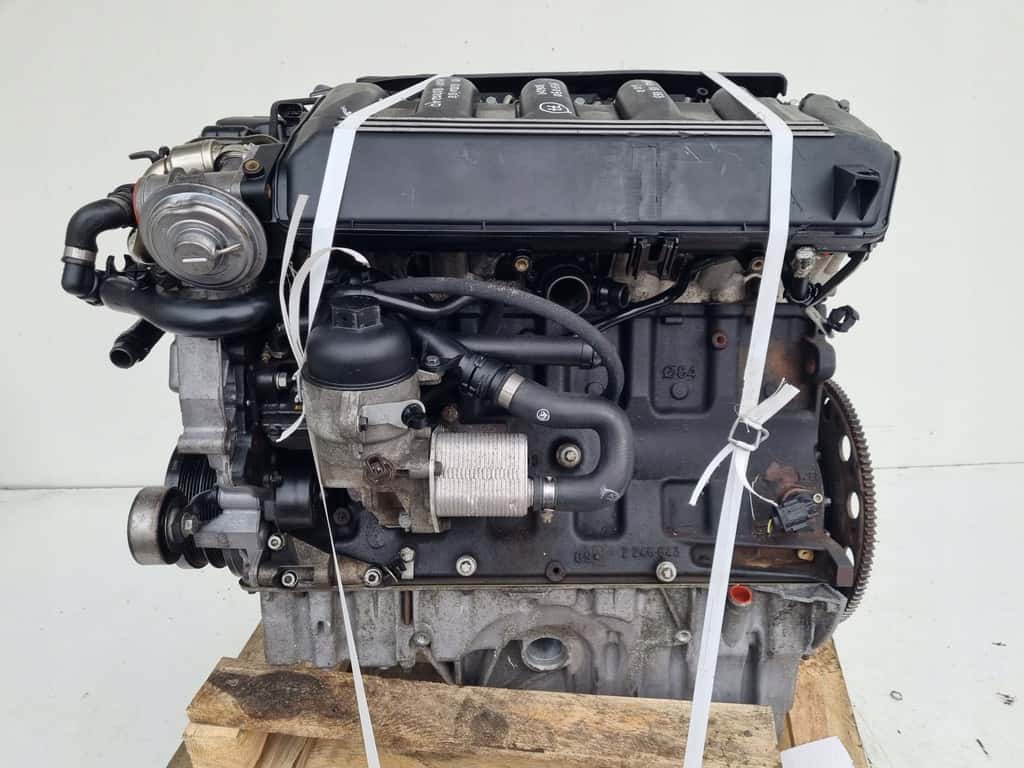Moteur 306D1 vue 4