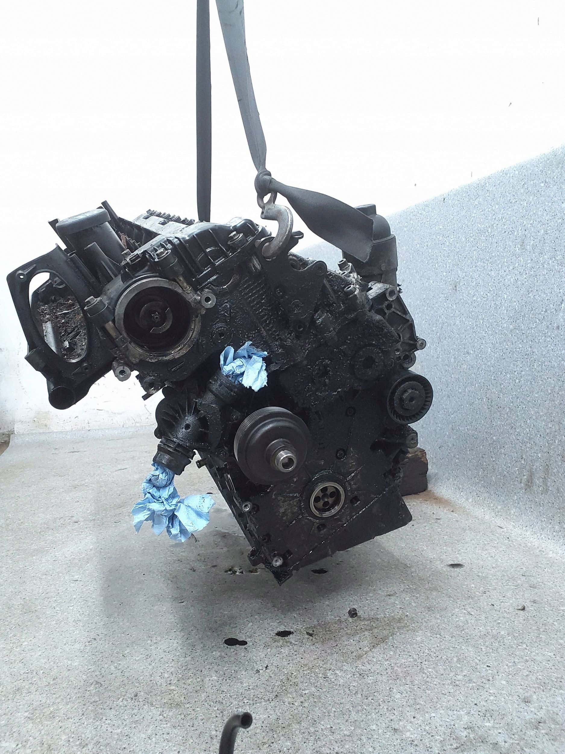 Moteur 306D2 vue 6