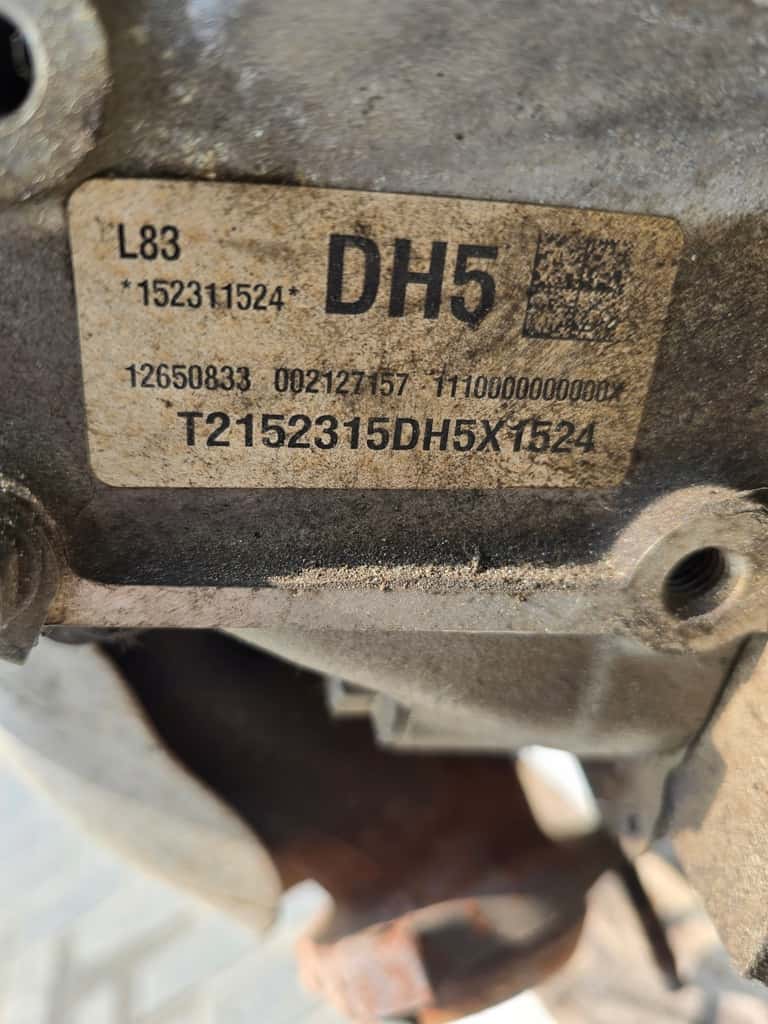 Moteur L83(325CUV8) vue 4