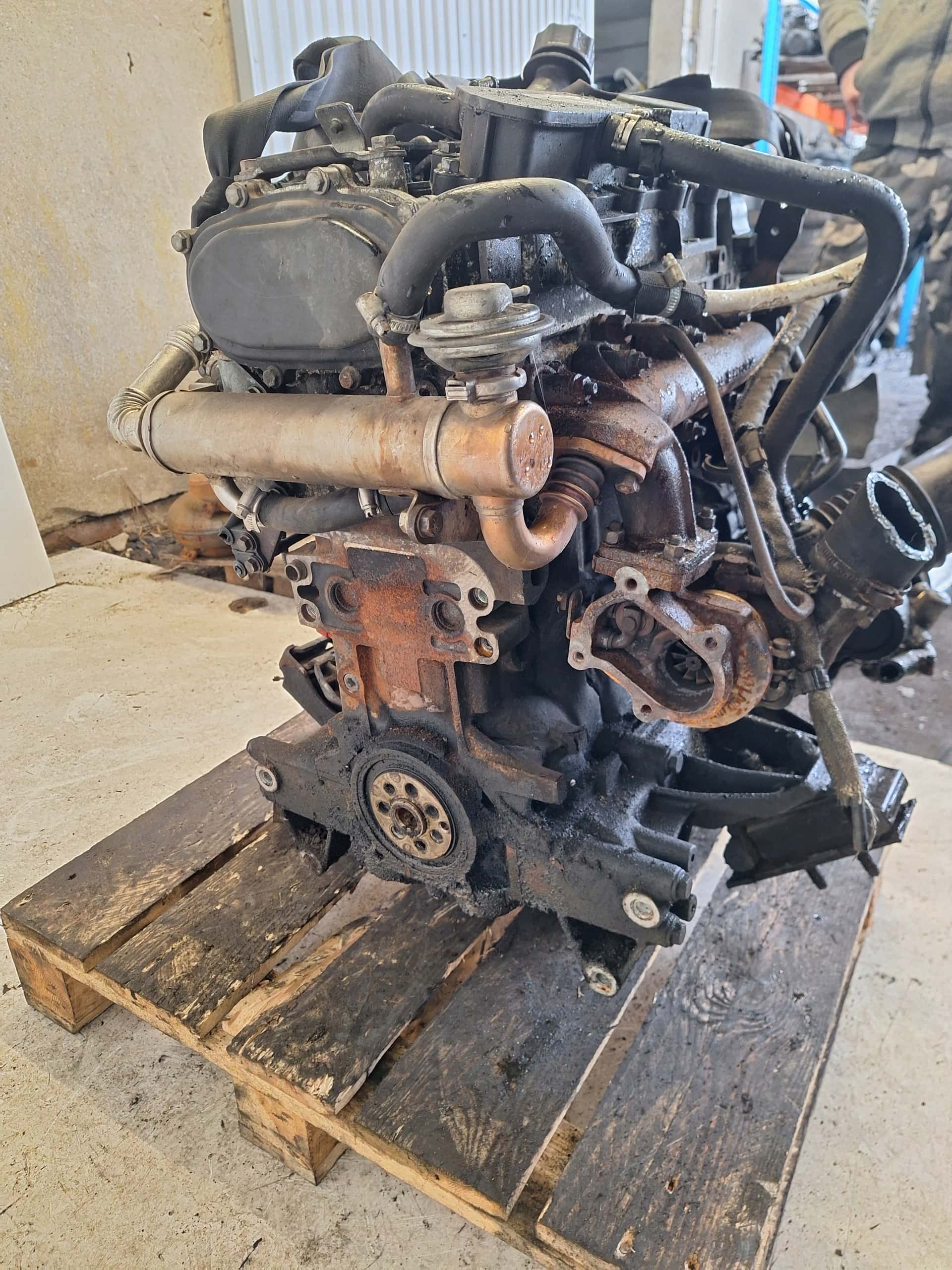 Moteur F1AE0481G vue 5