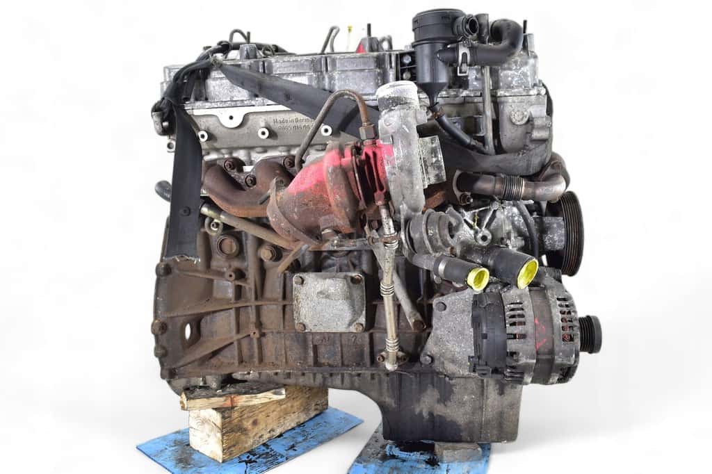 Moteur D27DT vue 6