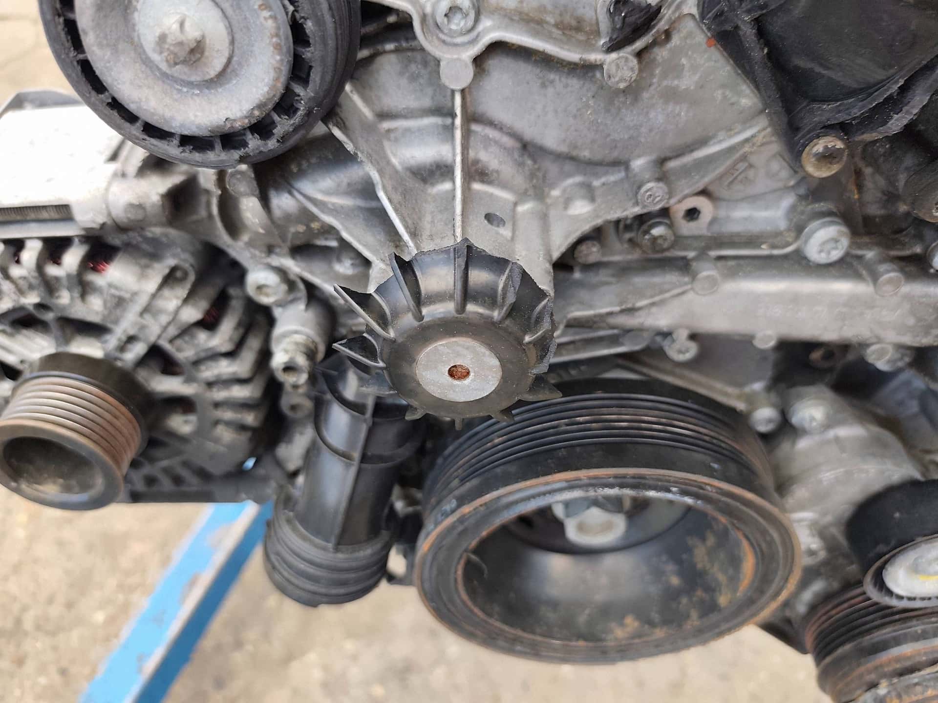 Moteur M 157.980 vue 5