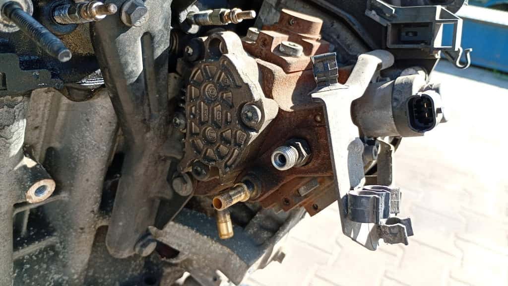 Moteur 9HV (DV6TED4B) vue 3