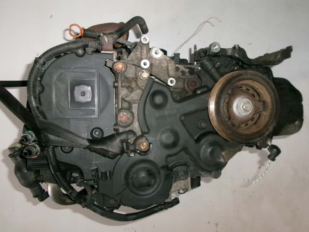 Moteur 8HZ (DV4TD) vue 3