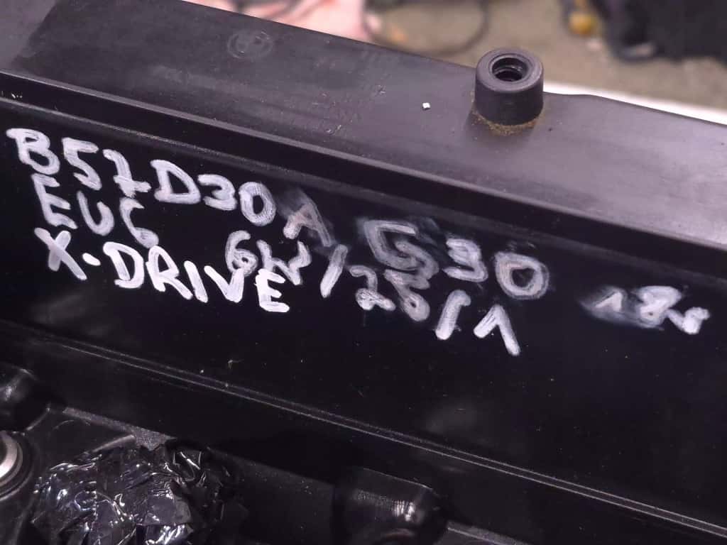 Moteur B57 D30 A vue 5