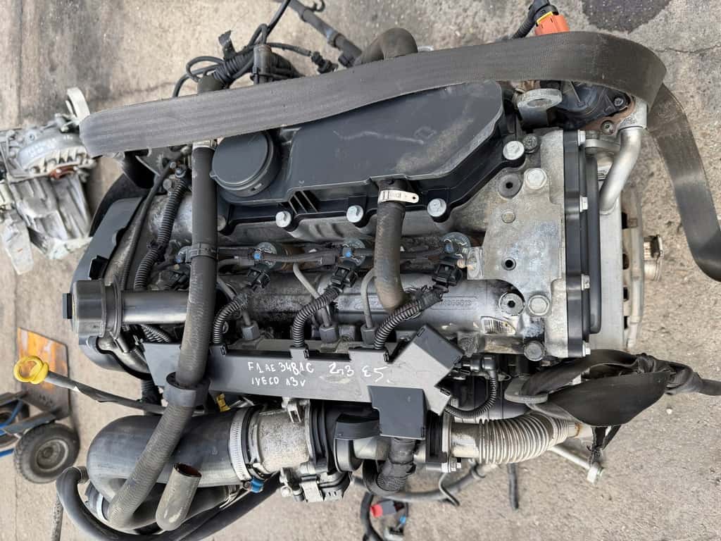 Moteur F1AE3481C vue 2