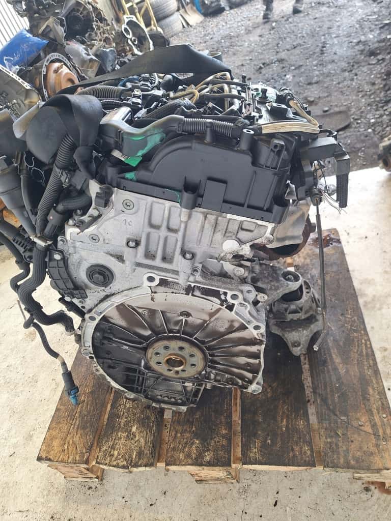 Moteur B37 D15 A vue 5