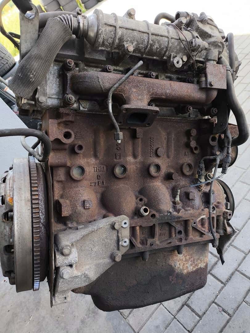 Moteur F1CE0481D (F30DT) vue 7
