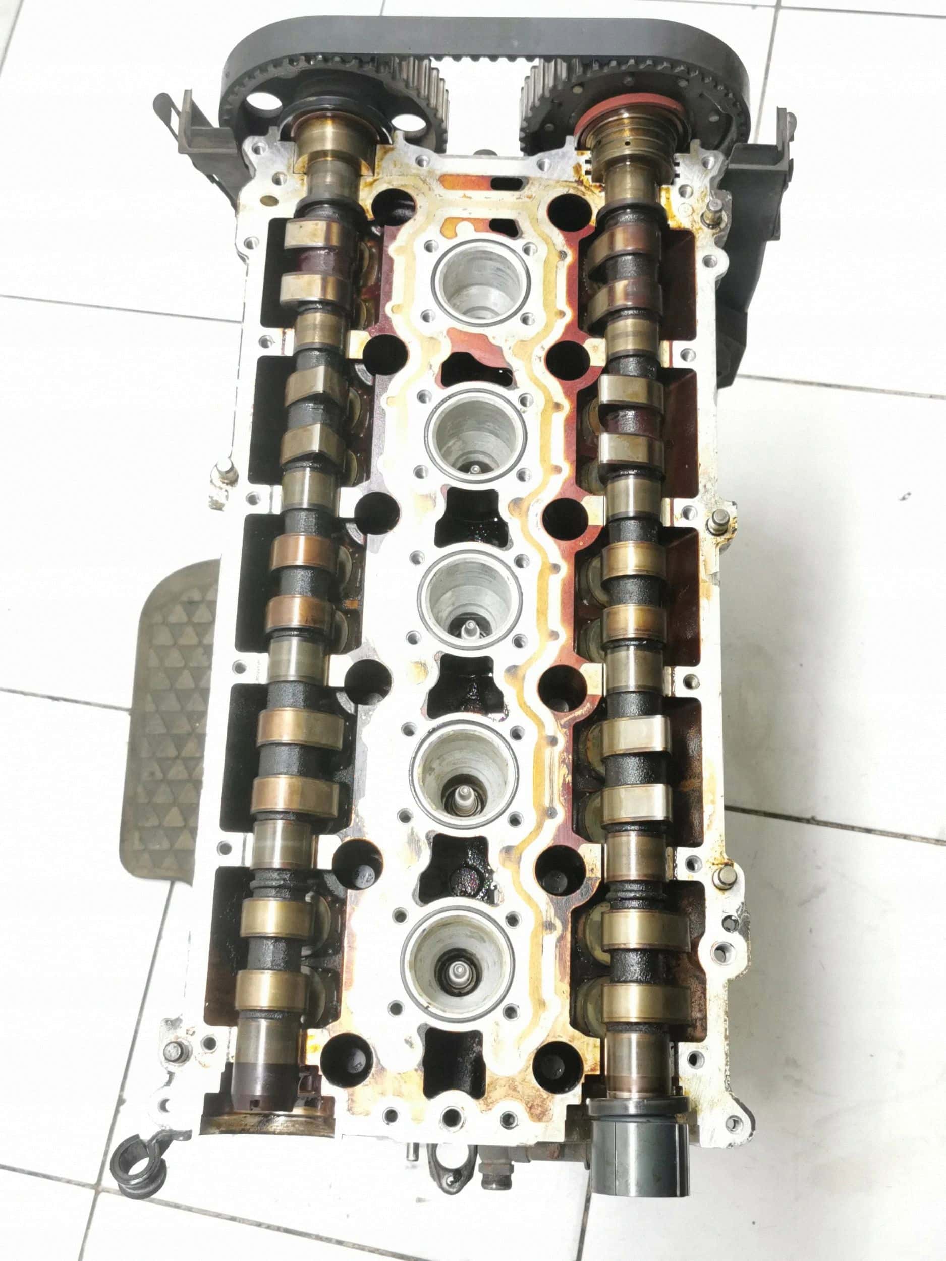 Moteur B 5244 T3 vue 4