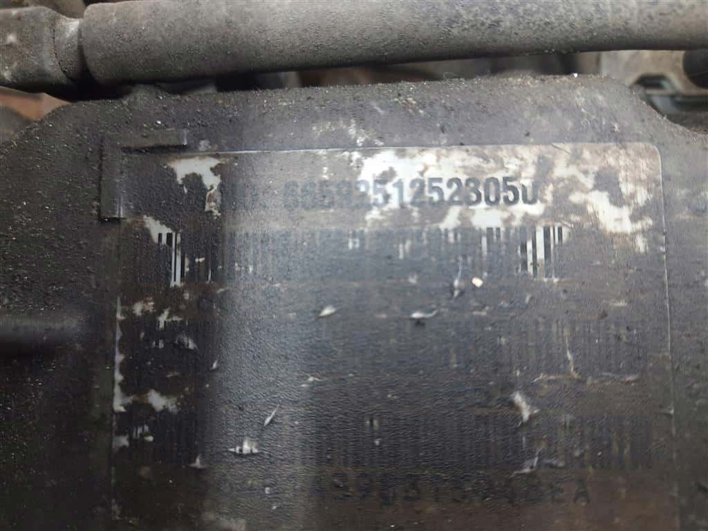 Moteur D27DT vue 6