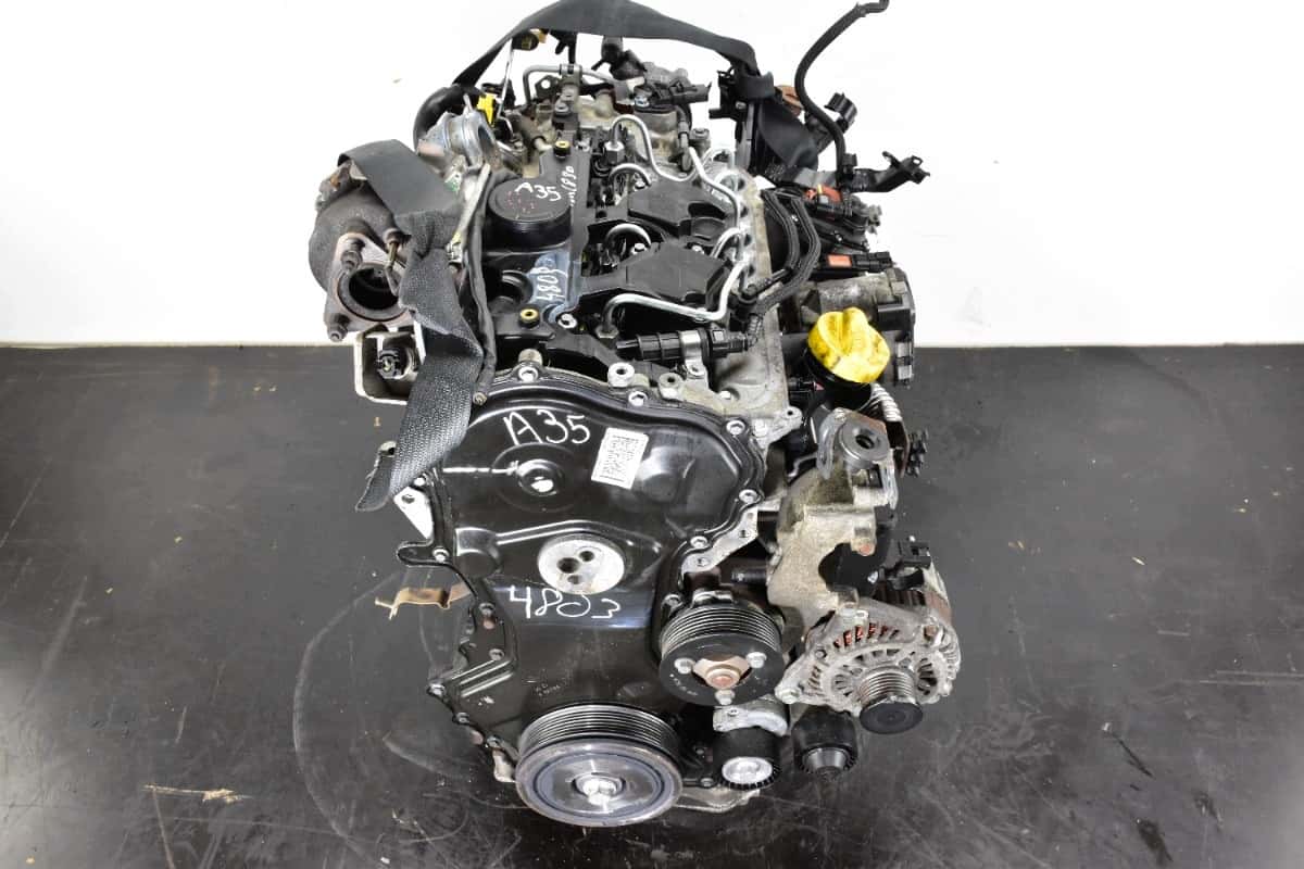 Moteur M9R 830 vue 5