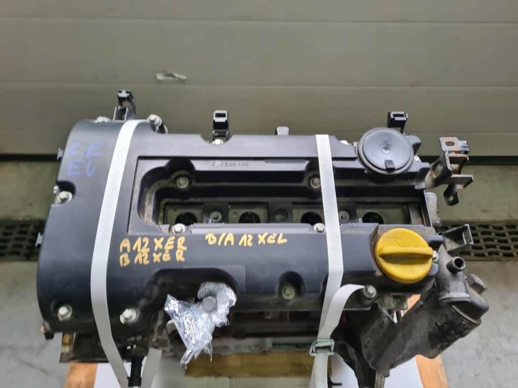 Moteur A 12 XER vue 2
