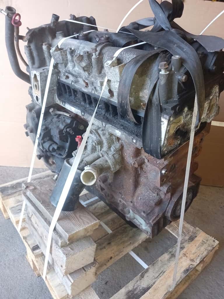 Moteur F1CE0481D vue 5