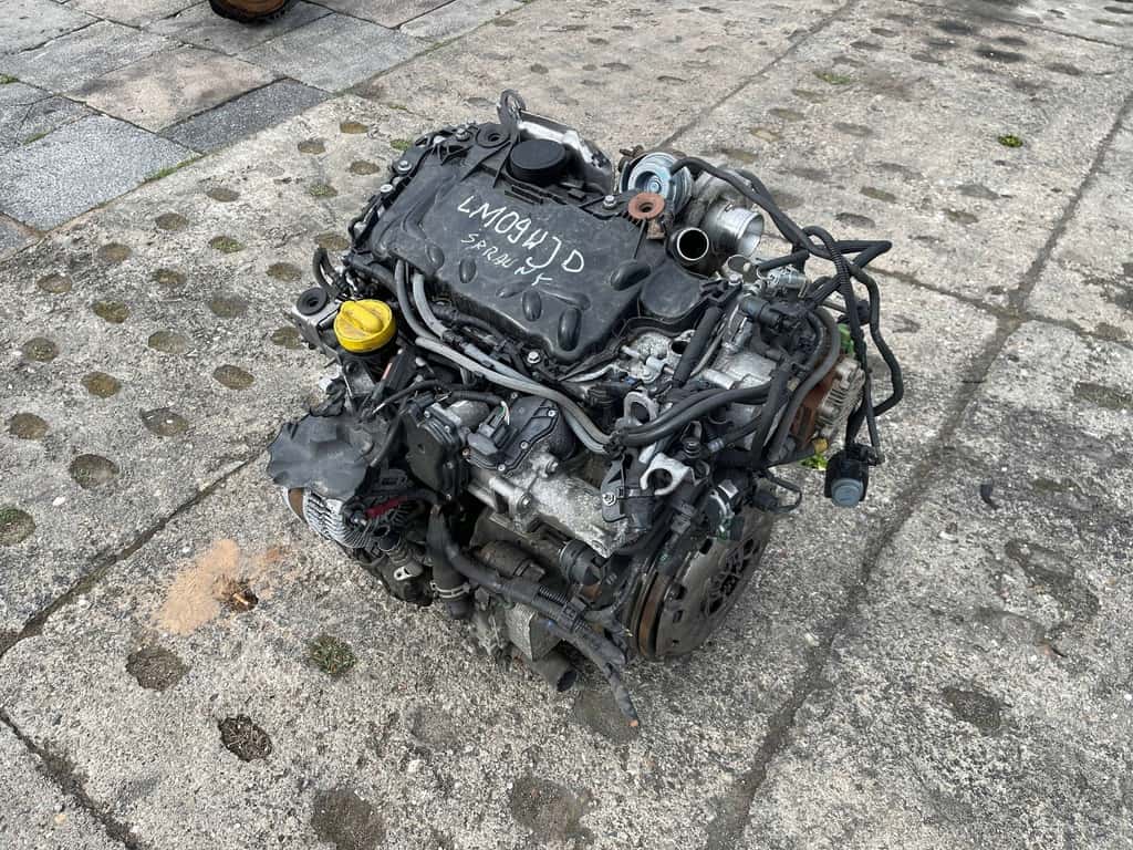 Moteur M9R 742 vue 2