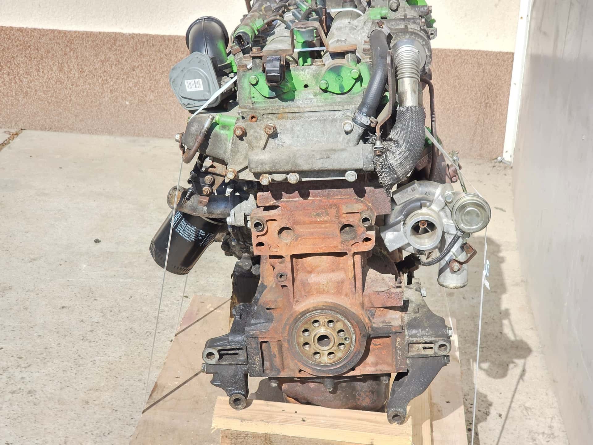 Moteur F1CE0481D vue 4