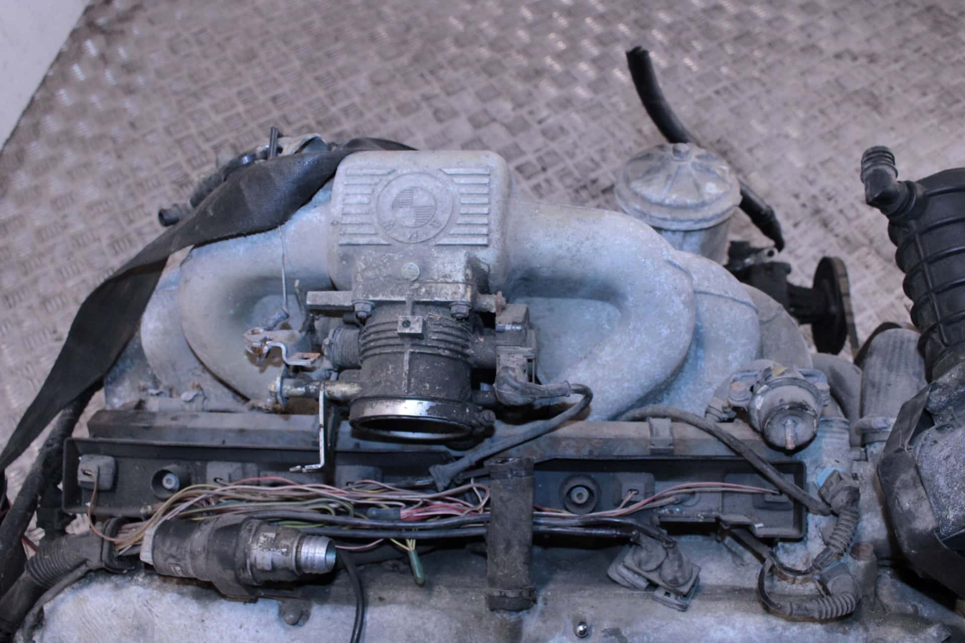 Moteur M30 B30 (306KA) vue 3