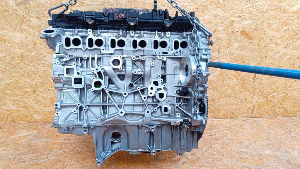 Moteur B57 D30 B vue 2