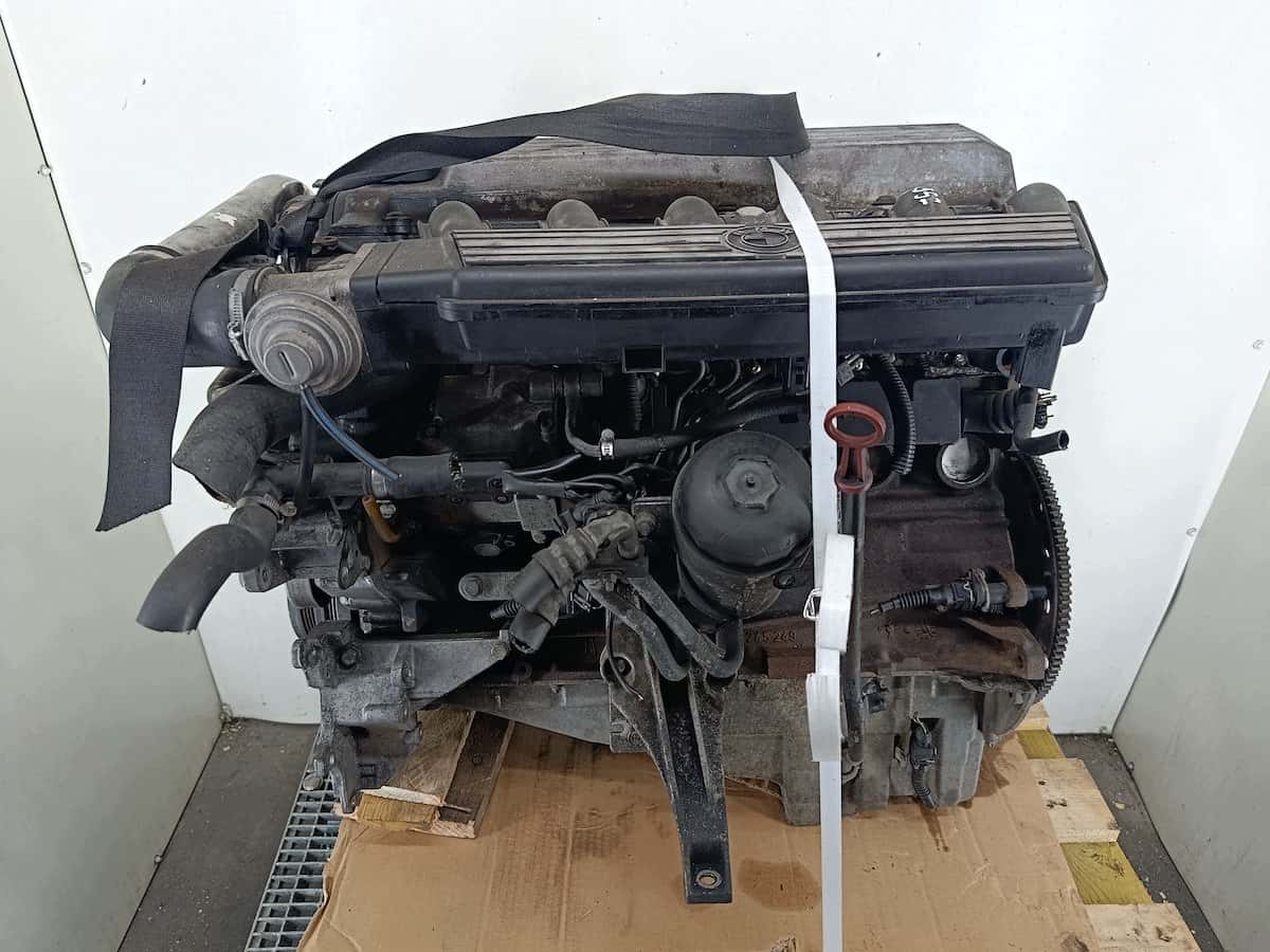 Moteur M51 D25 (256T1) vue 11