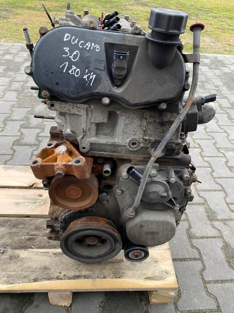 Moteur F1CE3481E vue 3