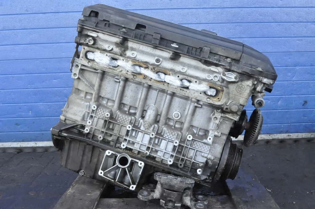 Moteur M54 B30 (306S3) vue 5