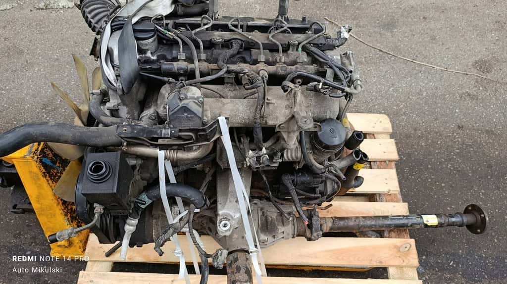 Moteur D27DT vue 3