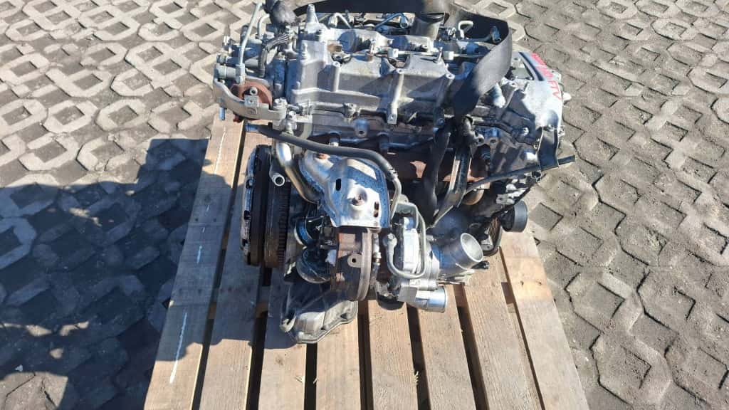 Moteur 2AD-FHV vue 4