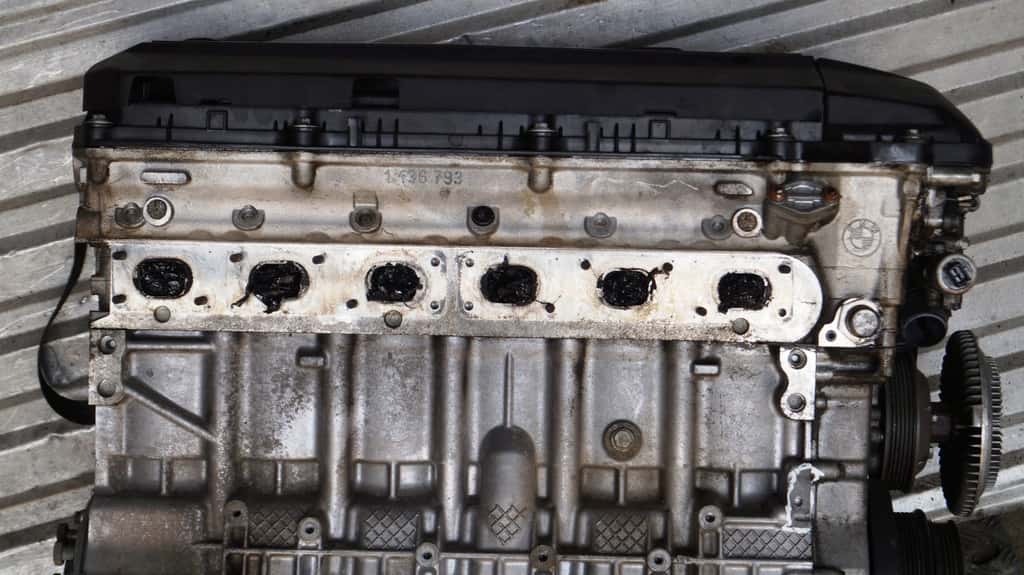 Moteur M54 B25 (256S5) vue 2
