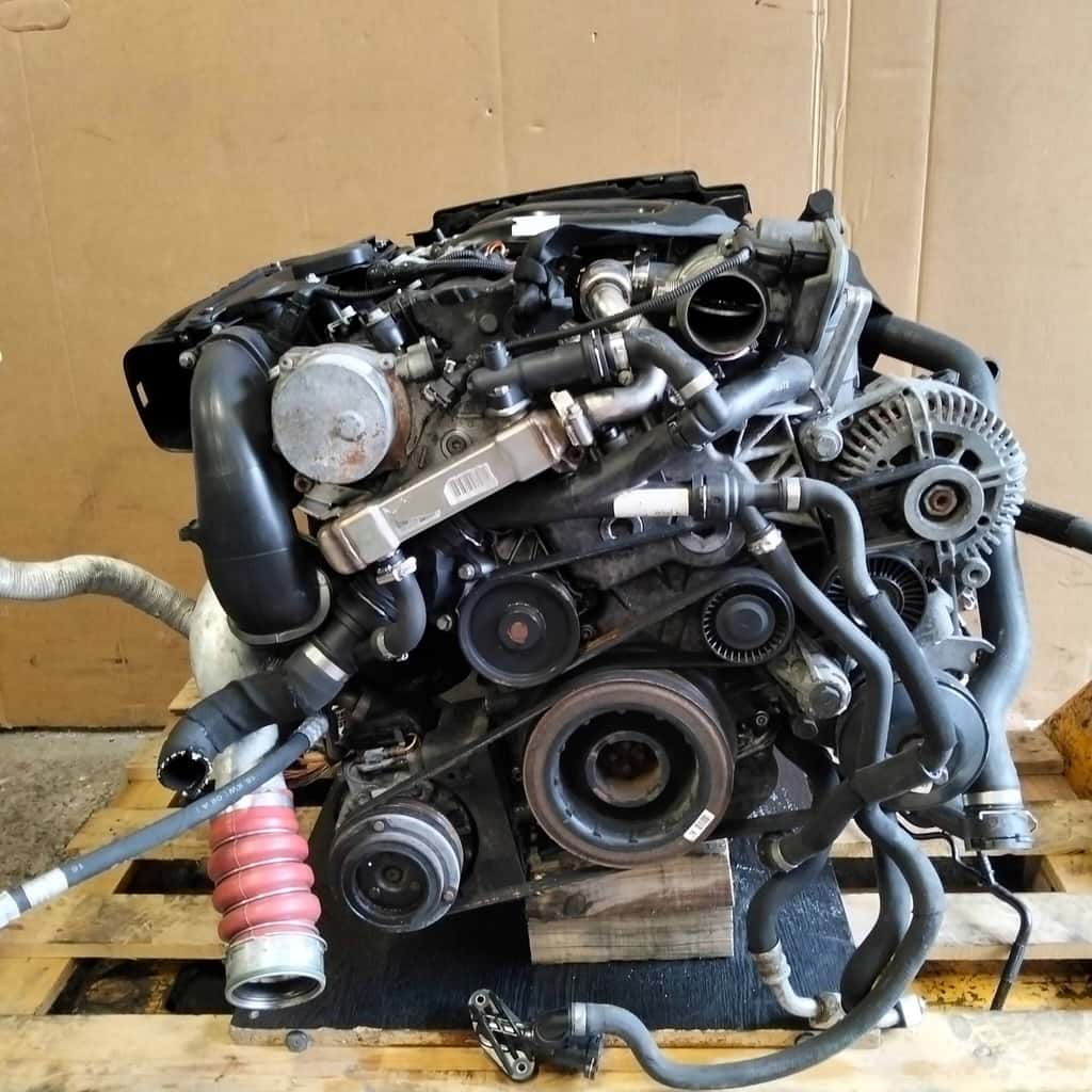Moteur 306D3 vue 3