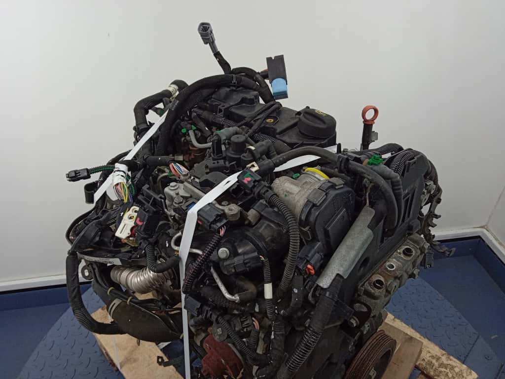 Moteur 8HR (DV4C) vue 3