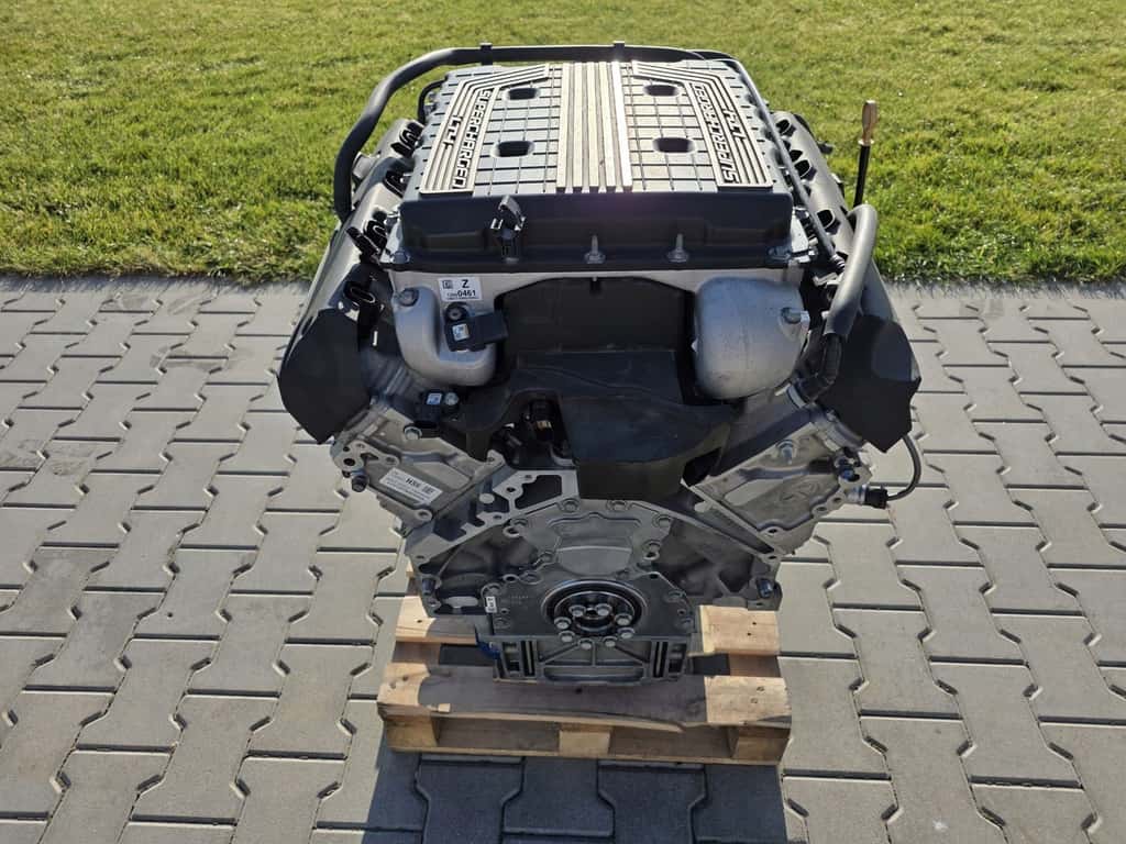 Moteur LT4(376CUV8) vue 4