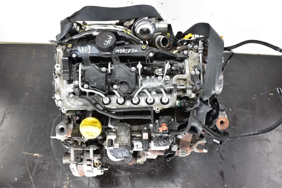 Moteur M9R 830 vue 2