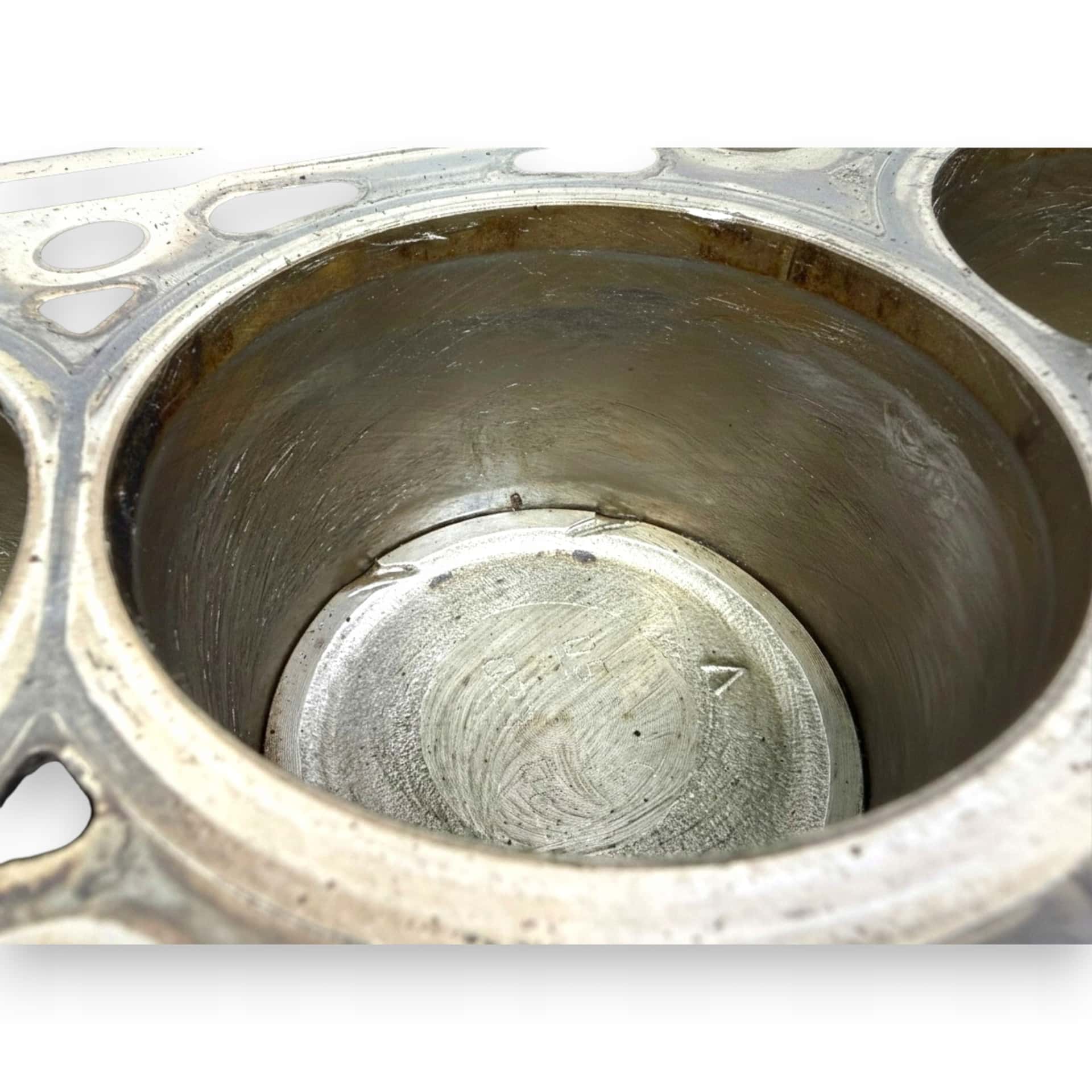 Moteur F4R 714 vue 4