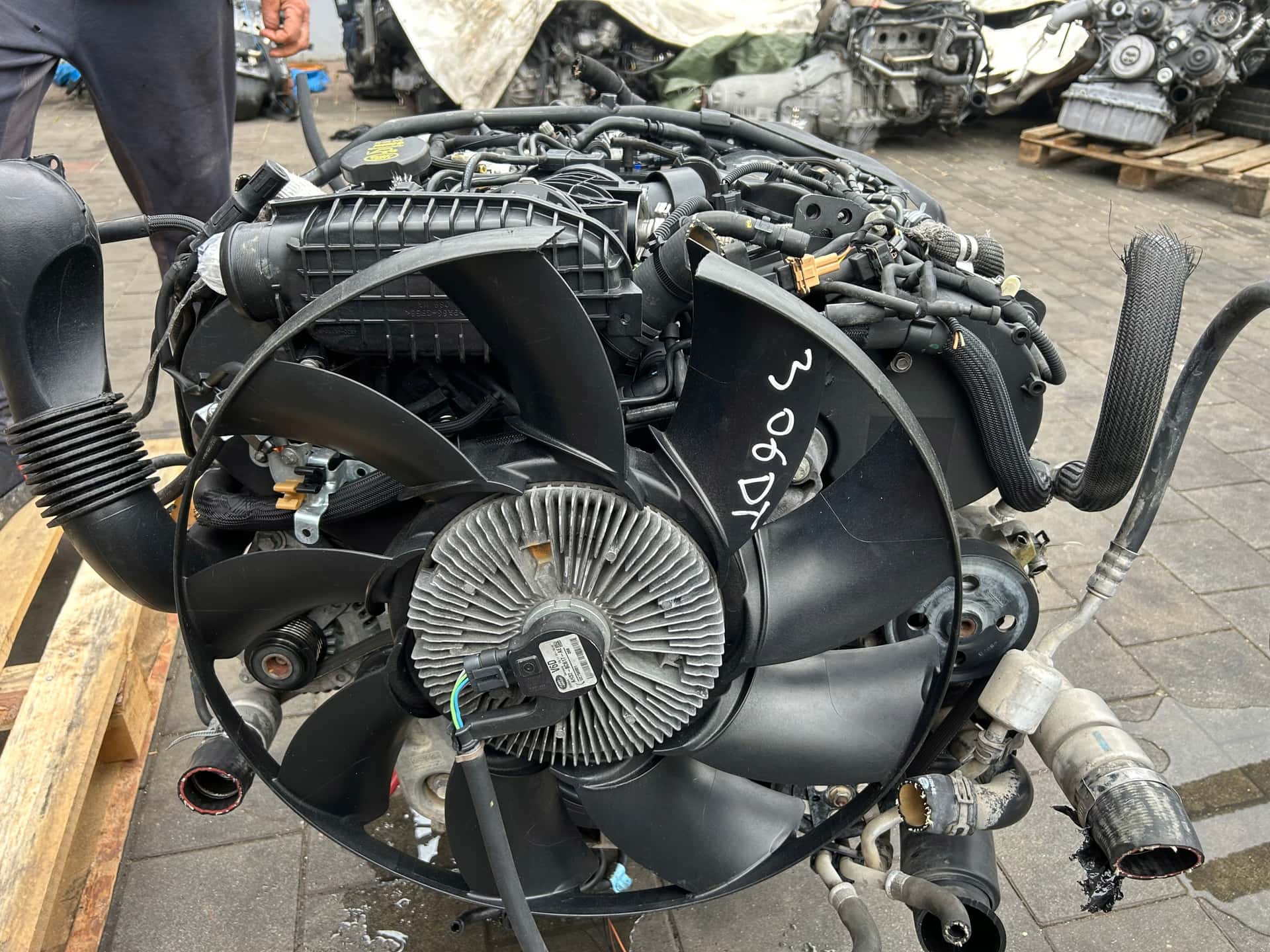 Moteur 306DT vue 3