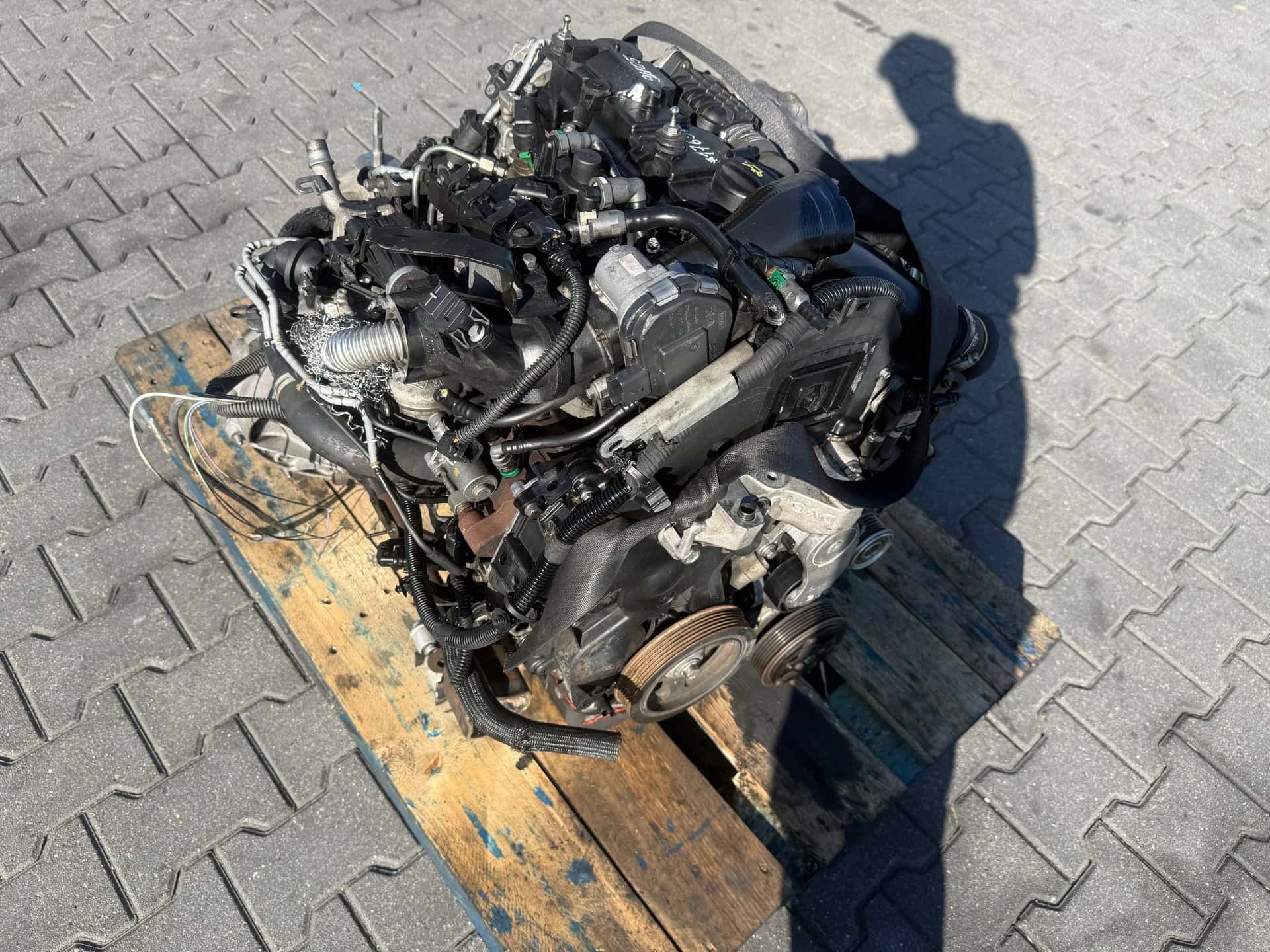 Moteur 9HC (DV6C) vue 5