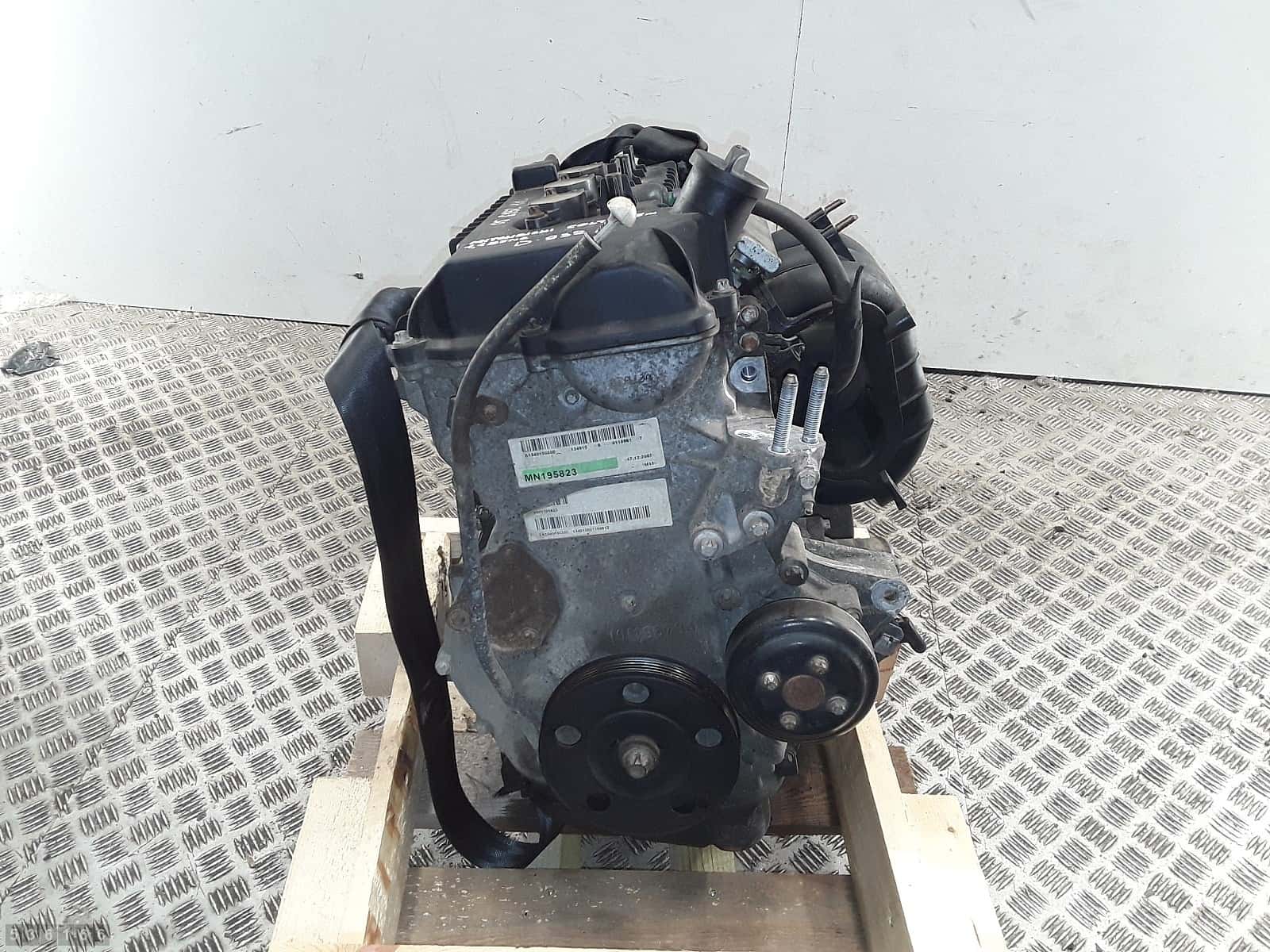 Moteur 4A90 vue 3