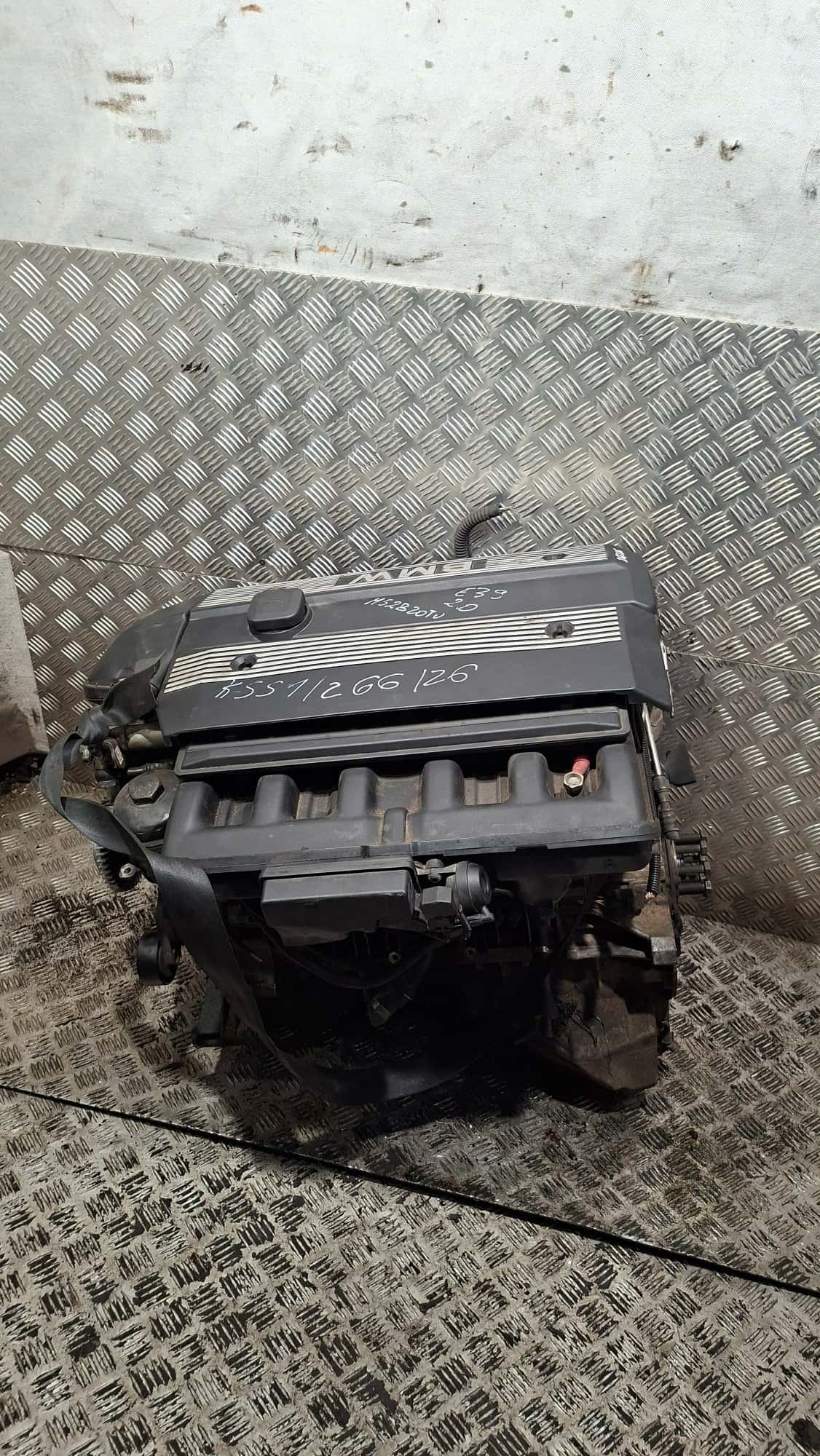 Moteur M52 B20 (206S4) vue 7