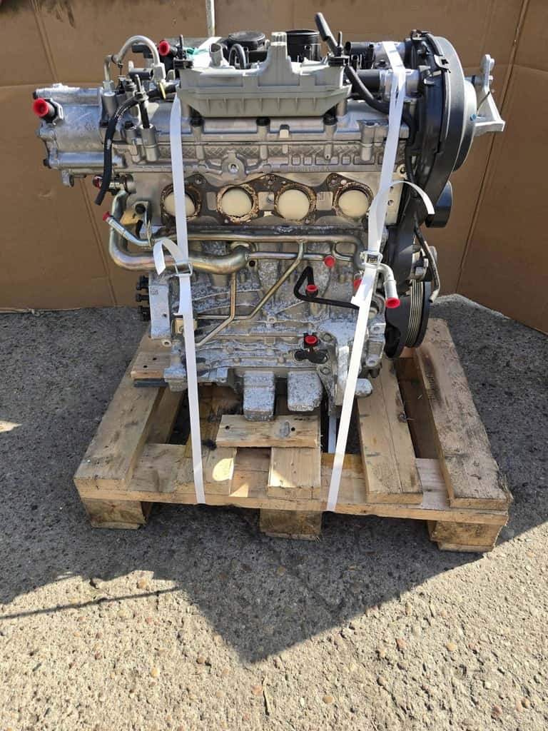 Moteur B 4204 T28 vue 3