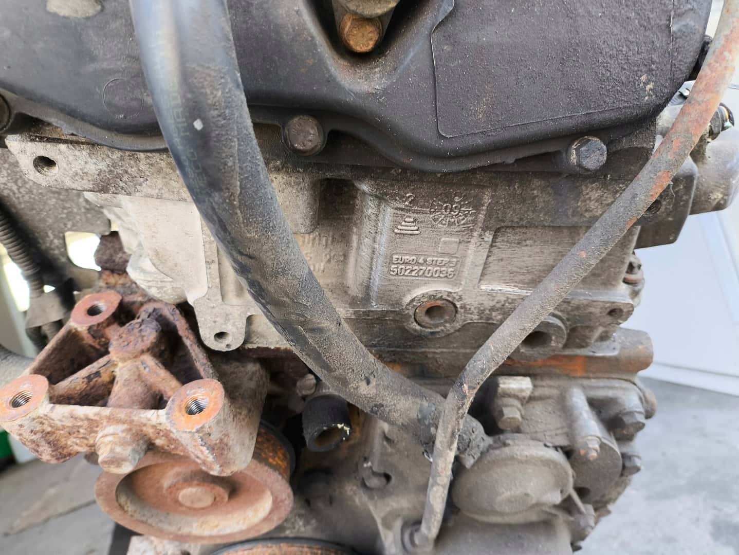 Moteur F1CE0481D (F30DT) vue 11