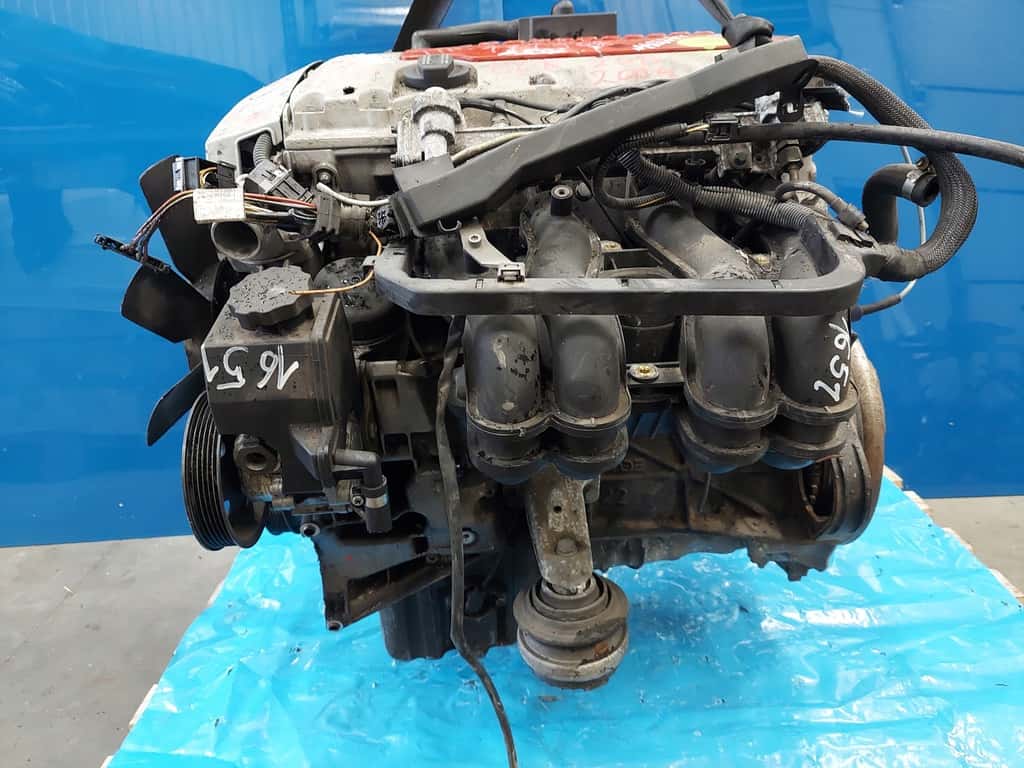 Moteur M 111.944 vue 3