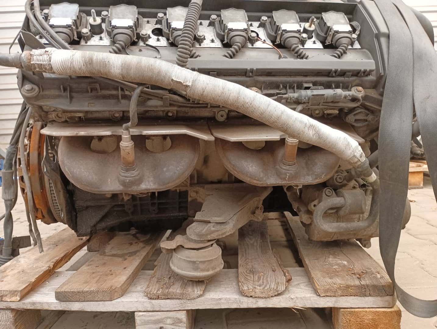Moteur M54 B25 (256S5) vue 4