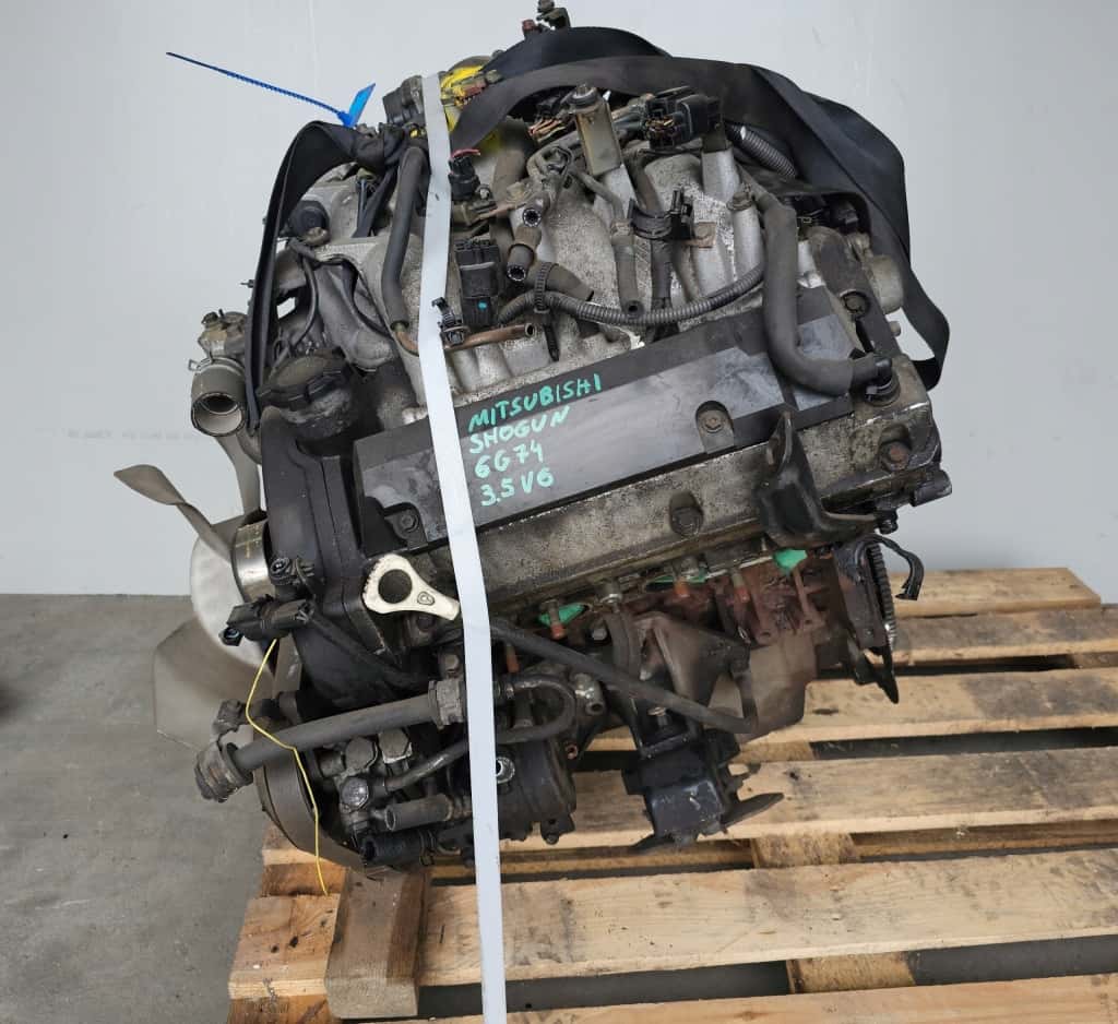 Moteur 6G74 (DOHC 24V) vue 2