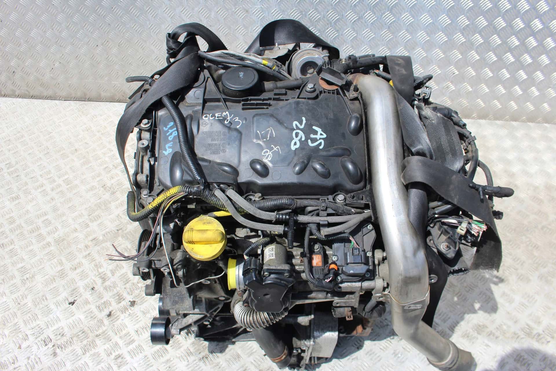 Moteur M9R 815 vue 2