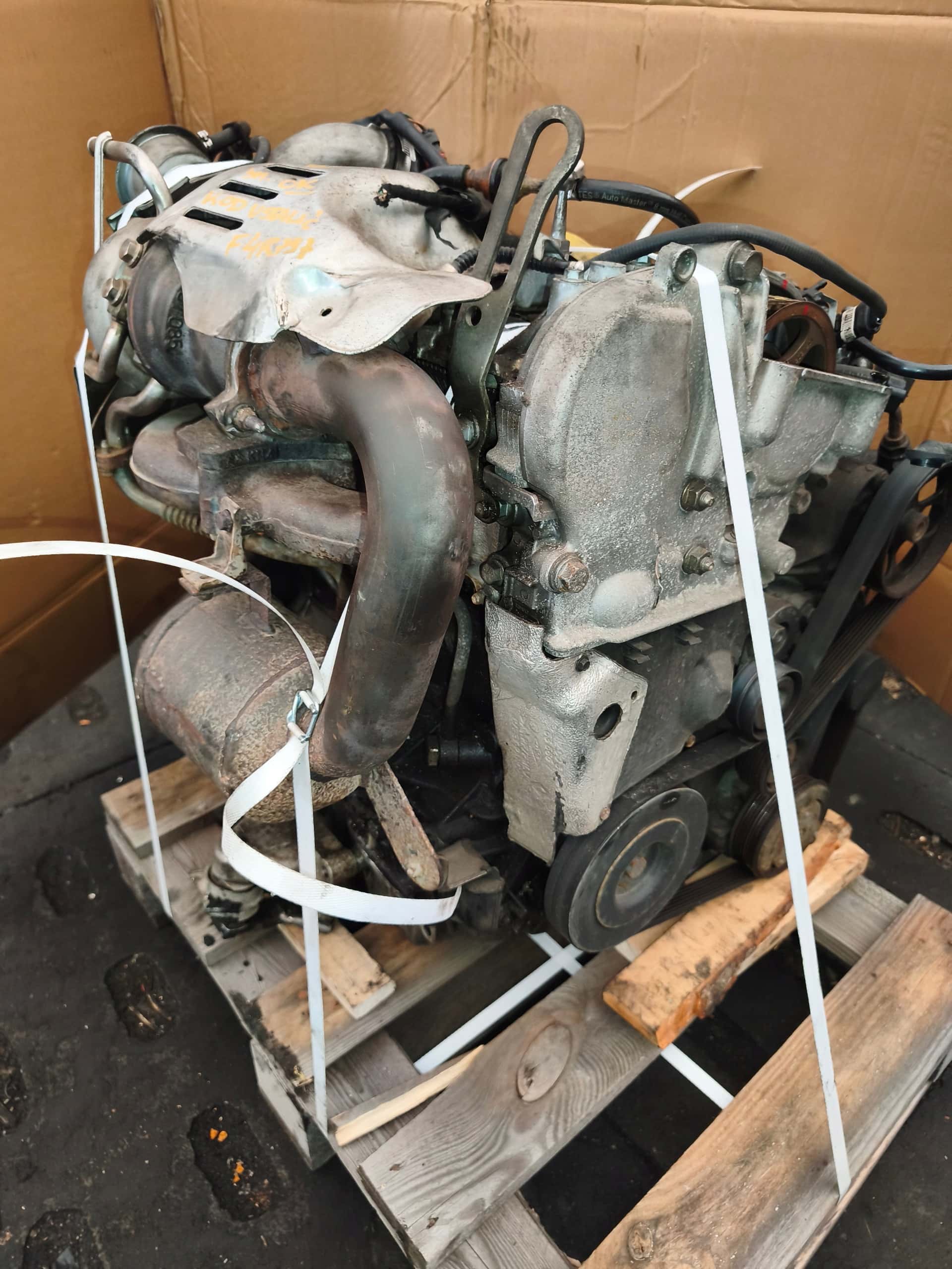 Moteur F4R 797 vue 8