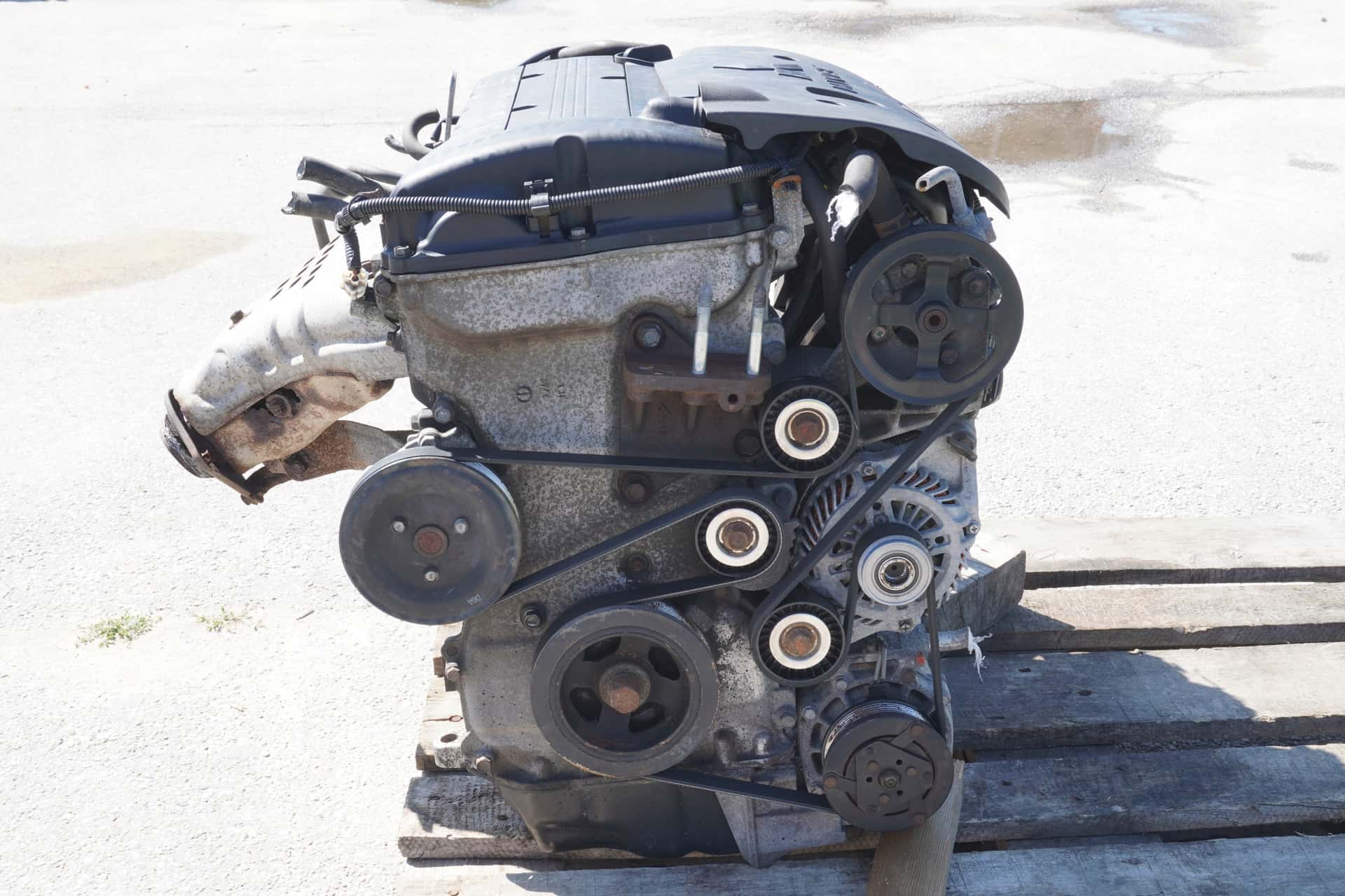 Moteur 4B10 vue 5