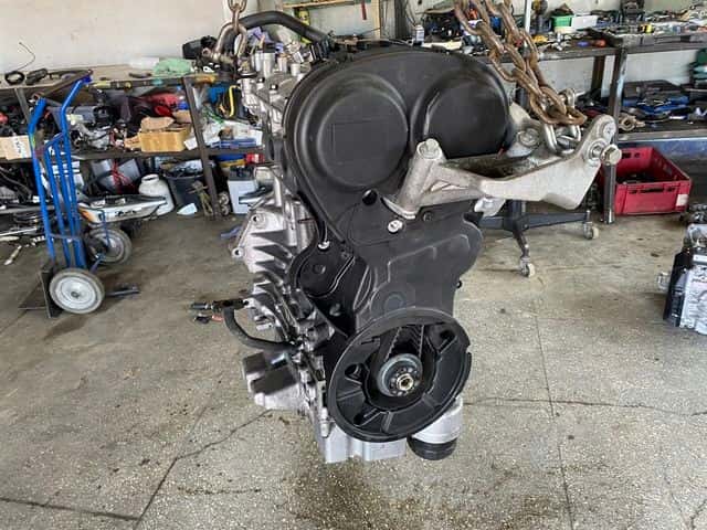 Moteur B 4204 T27 vue 3