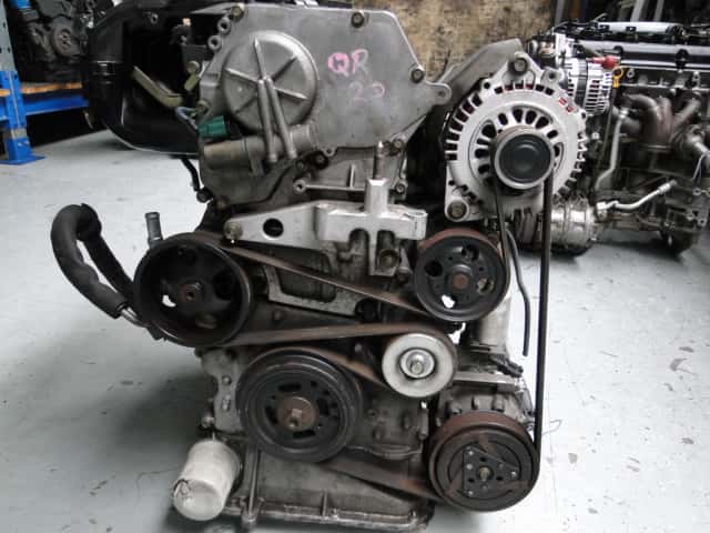 Moteur QR20DE vue 2