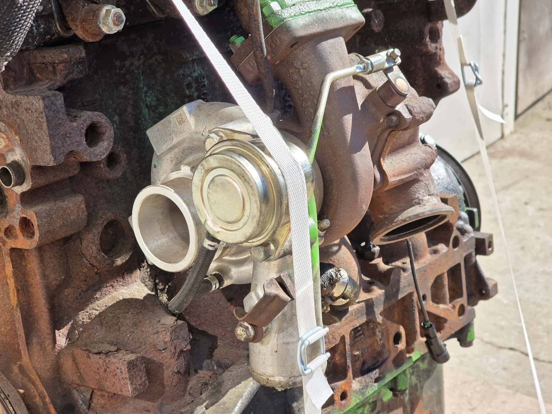 Moteur F1CE0481D vue 7
